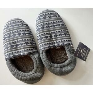 Feel Goodz • NWT Men’s Gray Patterned Slippers